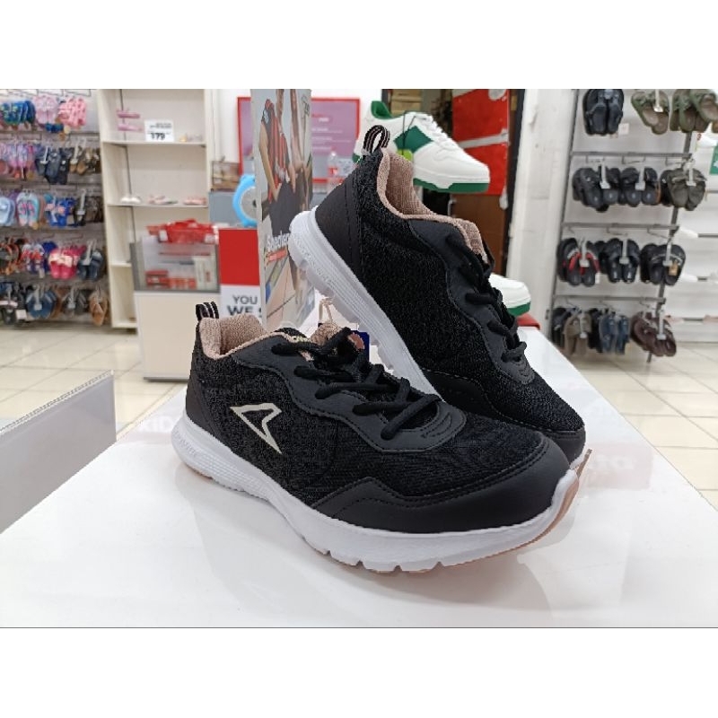 sepatu sneaker wanita Power by BATA
