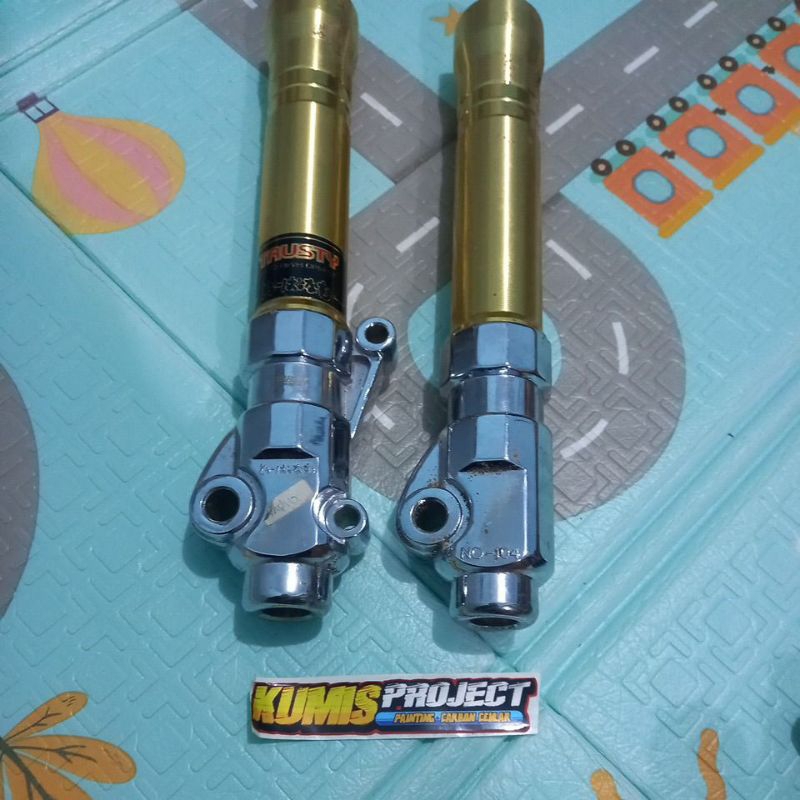 Shock depan vario old 110 merk trusty ( gold chrome )