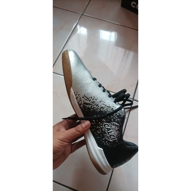 sepatu futsal calci