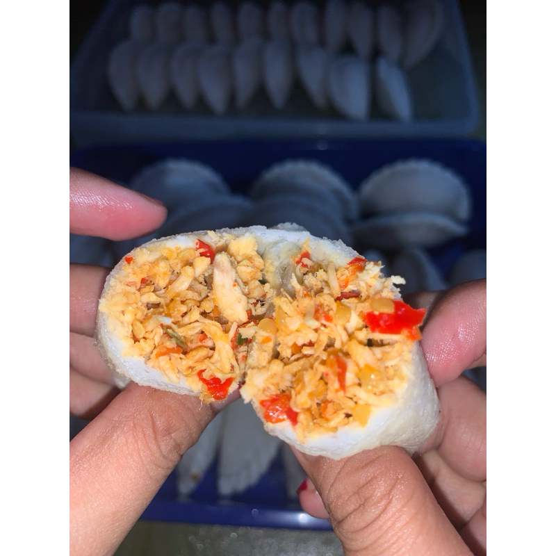 

Cireng Pedas Isi Ayam Suwir (Makanan / Frozen Food / Cemilan Pedas / Jajanan)
