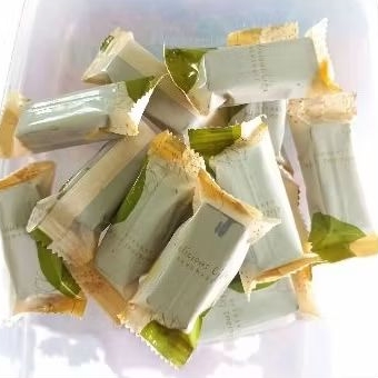 

coklat dubai mini - isi kunafa selai kacang pistacio