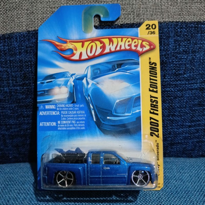 Hot Wheels Chevy Silverado 2007 First Editions Blue