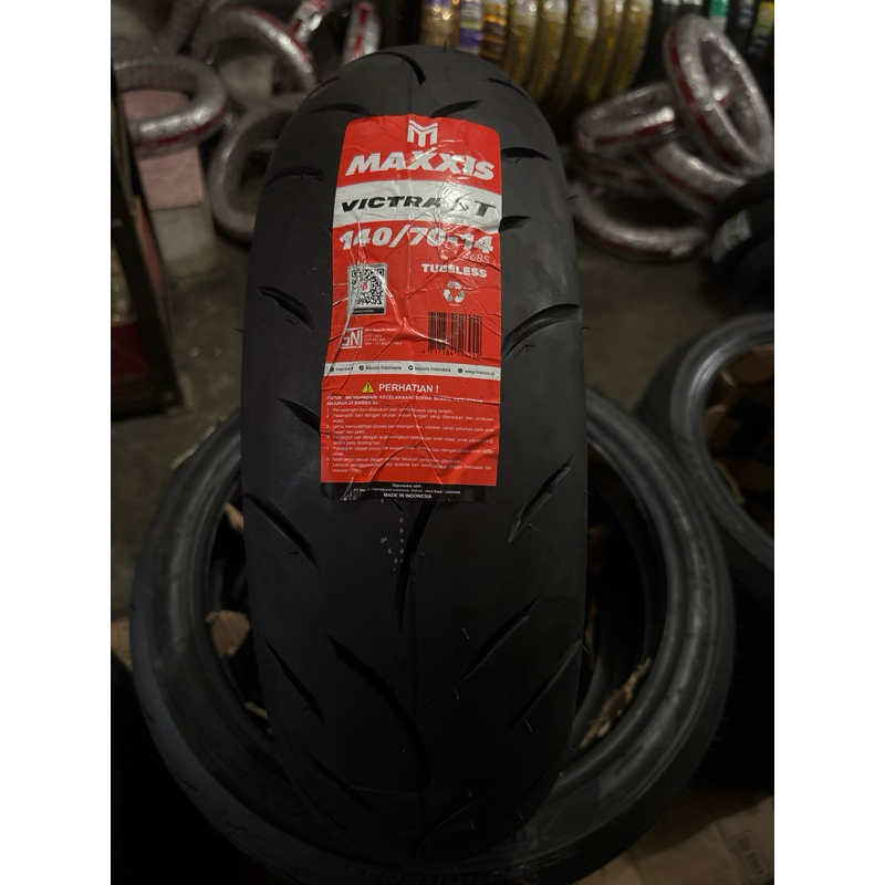 MAXXIS VICTRA ST 140/70 RING 14 TUBELESS