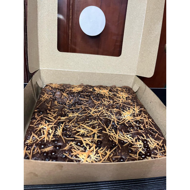 

Brownies by @heningkitchen (uk. 20x20 cm)