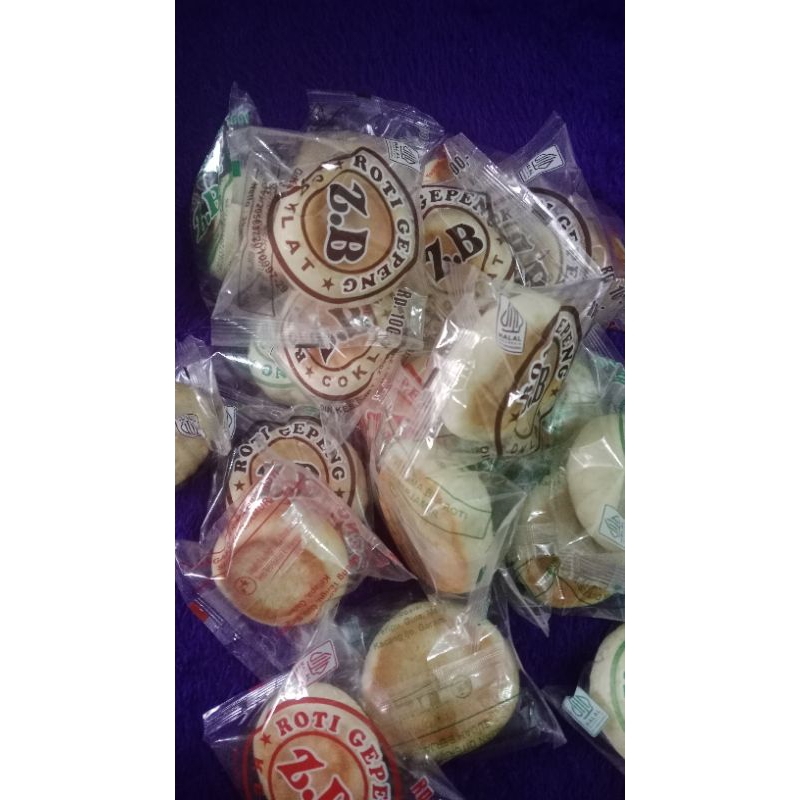 

roti gepeng 10 ribu isi 10