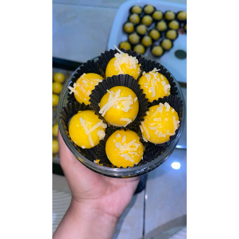 

KUE KERING NASTAR TOPPING KEJU @pawon.ku12