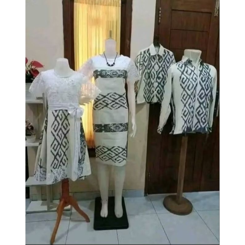 couple keluarga tenun motif toraja putih