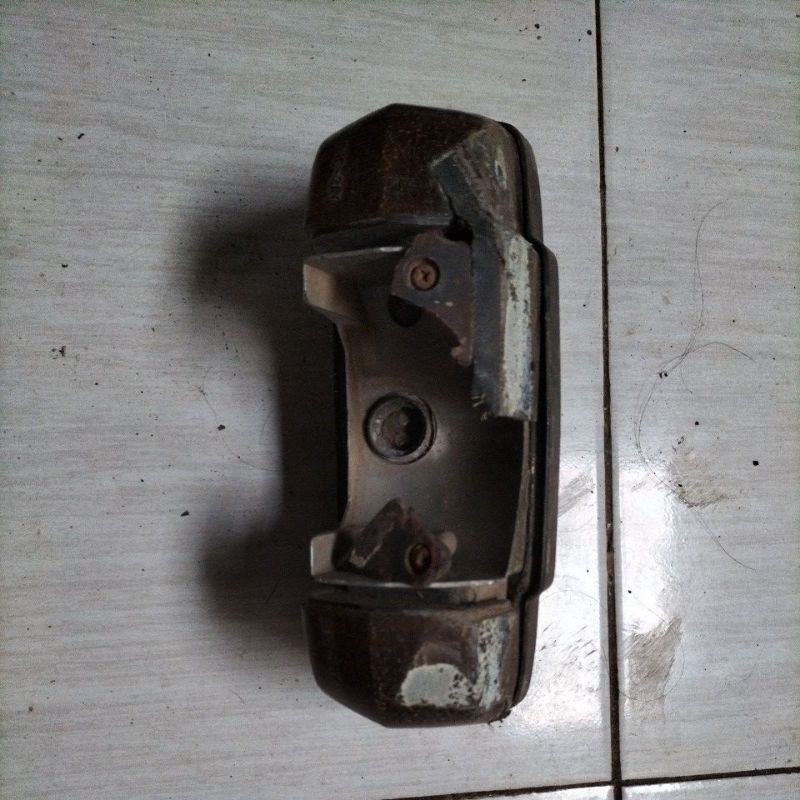 lampu belakang Yamaha alfa