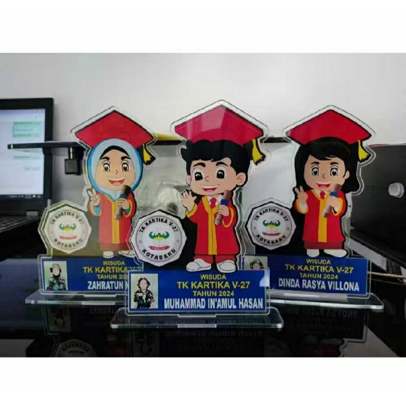Piala Wisuda Custom Nama | Plakat Graduation Bahan Akrilik | Vandel Wisuda | Kado Hadiah Wisuda