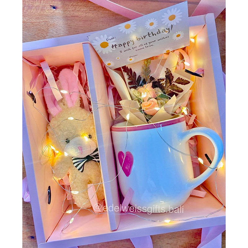 

PREMIUM HAMPERS/BIRTHDAY GIFTBOX/ HAMPERS ULANG TAHUN/ GIFT BOX/ PREMIUM GIFT BOX /COKLAT KISSES /HADIAH VALENTINE/COKLAT VALENTINE