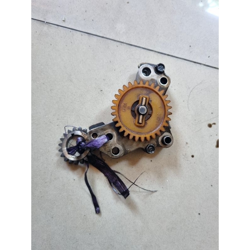 pompa oli, gigi pompa oli SUPRA X  125 original copotan POMPA OLI SUPRA POMPA OLI KHARISMA ORIGINAL 