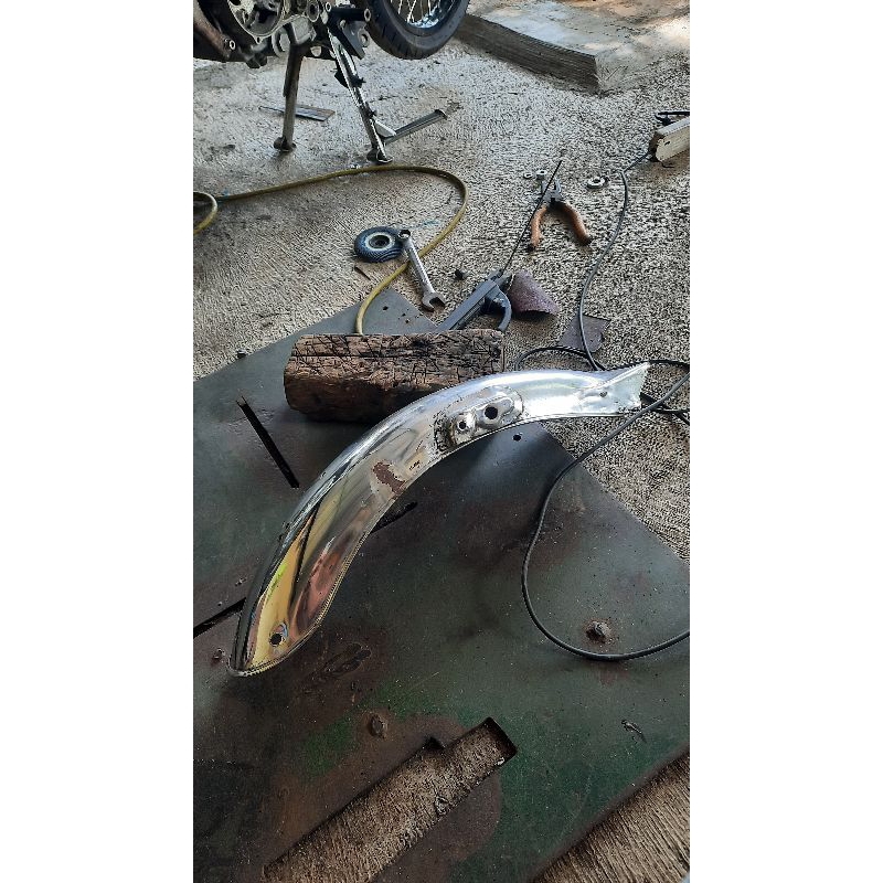 spakbor belakang gl 100 urami