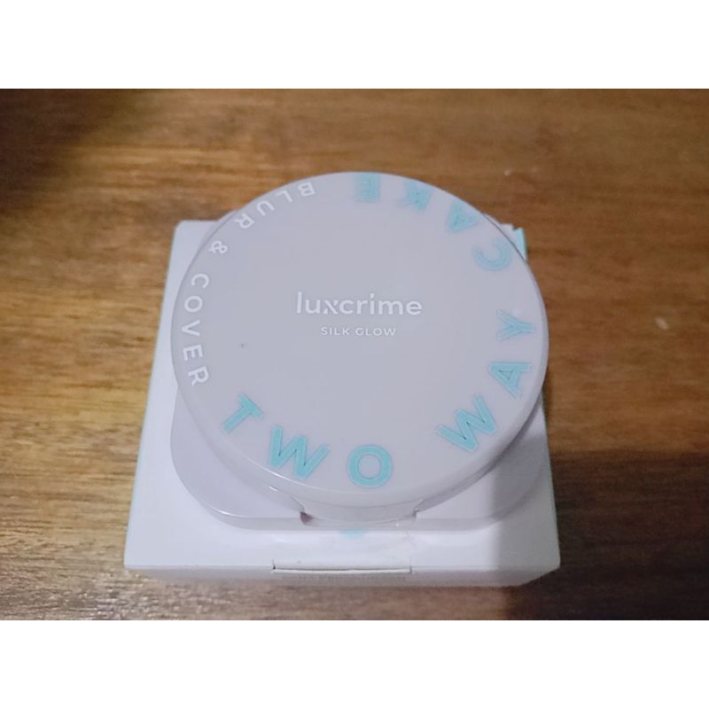 Preloved Luxcrime Two Way Cake Silk Glow