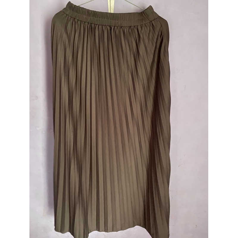 preloved Rok Wanita Plisket perpaduan warna abu tua dan coklat tua