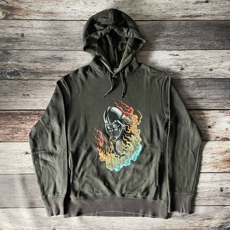 HOODIE UNIQLOxSTAR WARS SECOND ORIGINAL - Hoodie Uniqlo x Star Wars Warna Hijau Second Original