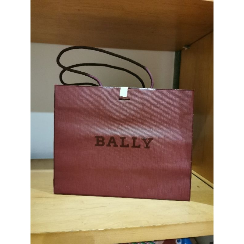 

BALLY Paperbag Original from Store. Chat lagi untuk kondisi lebih detailnya.