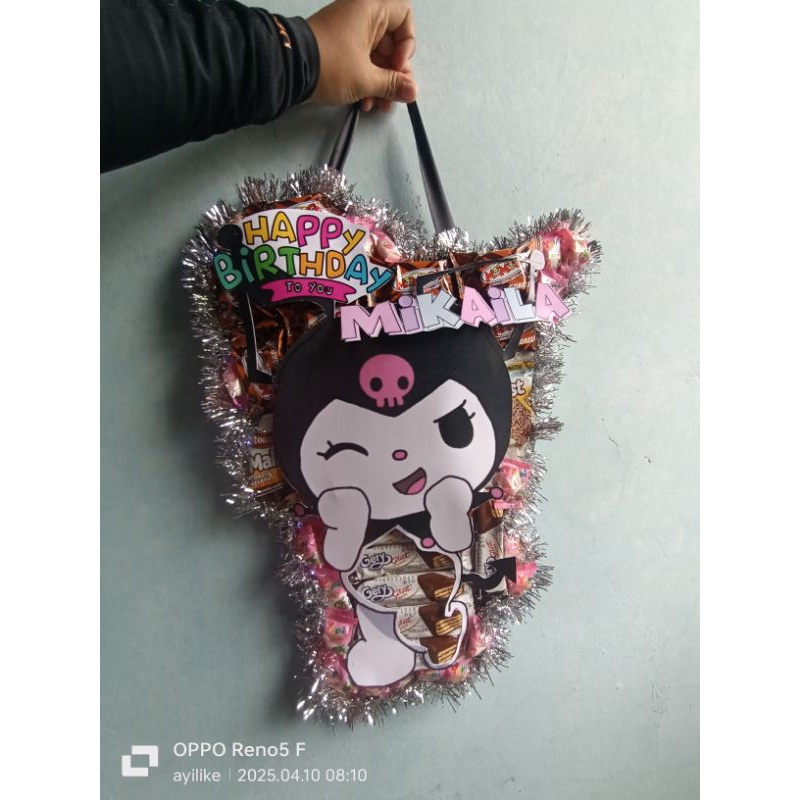 

ayilike boneka Snack kartun karakter tenteng Karawang / buket hadiah kue ulang tahun pernikahan wisuda custom unik bisa nyala