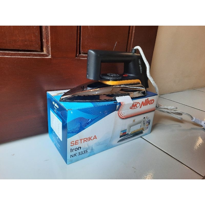 Setrika Niko NK 3335