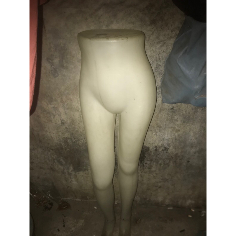 second manekin
