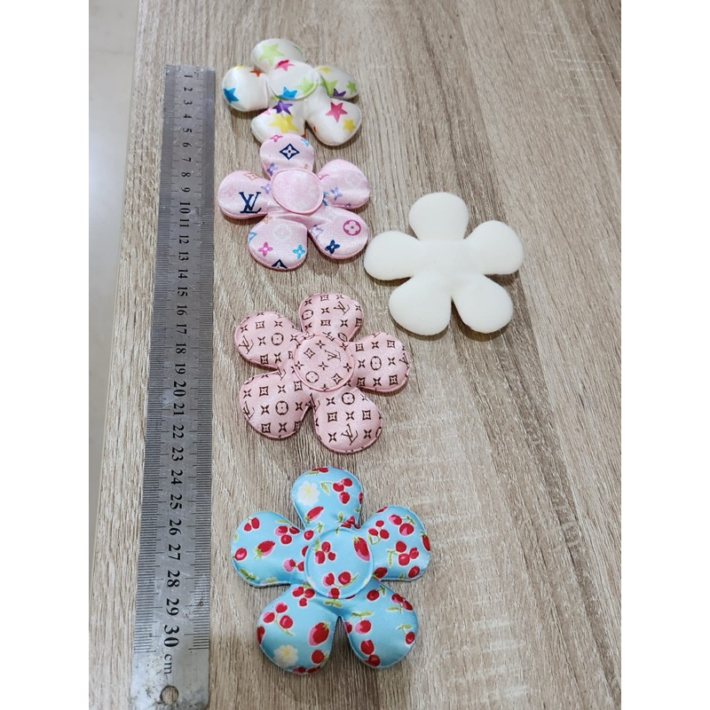 

tempelan accesories bentuk bunga dan pita
