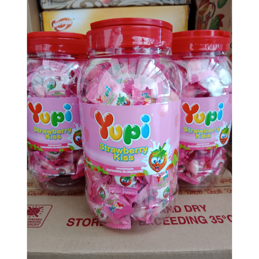 Permen Yupi Strawberry Kiss Jar 300gr isi 6 Toples( 1 Karton isi 6 Toples)