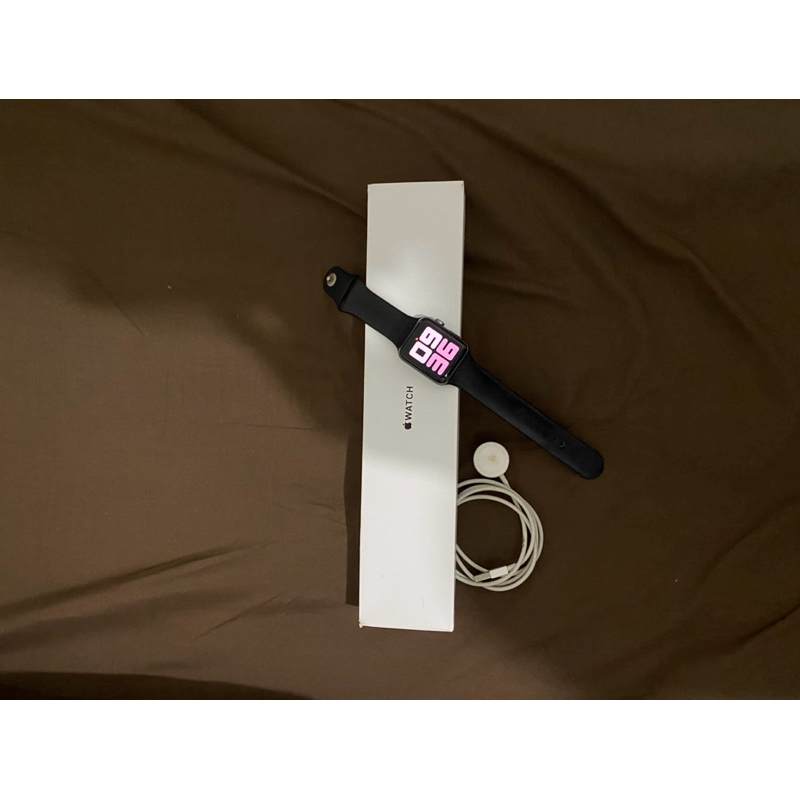 (PRELOVED) Apple Watch Series 3 42mm