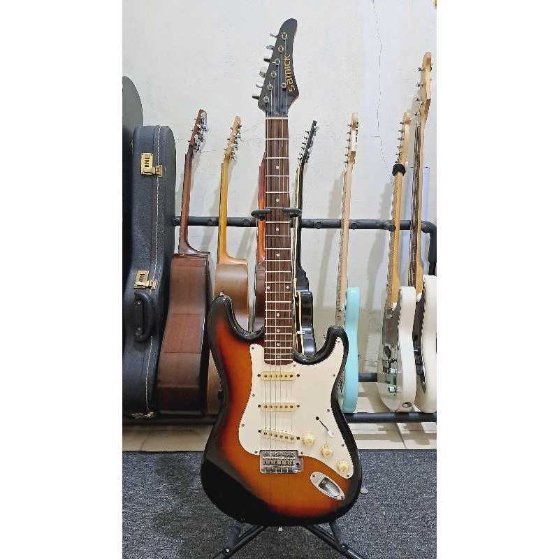 Gitar Samick stratocester