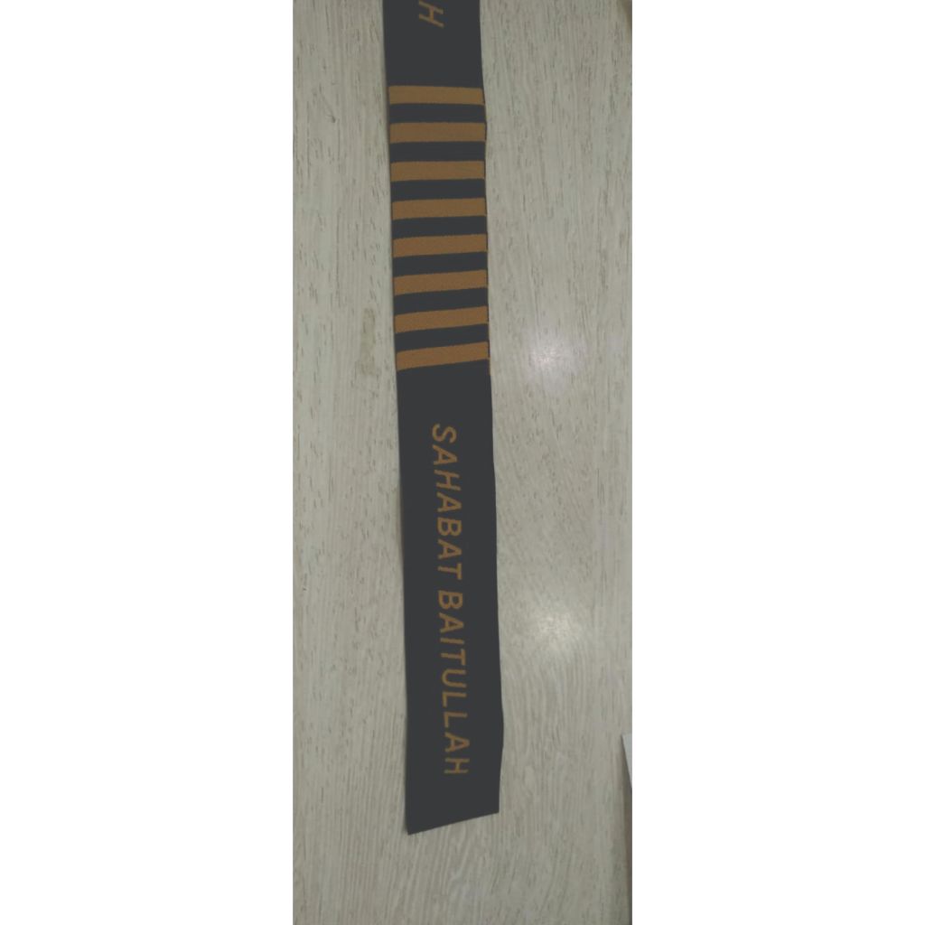 

(Free desain) label pita woven damask / Label bordir / merek baju / Label pita / Labe Pita woven 300meter Ukuran 3.5cm