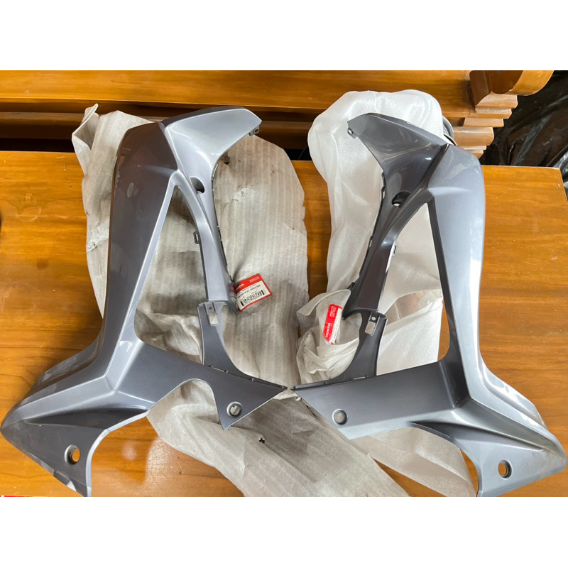 64400-KVL-N00VSM 64450-KVL-N00VSM COVER LEGSIELD SAYAP LUAR KIRI KANAN KVL SUPRA X 125 BATMAN SILVER