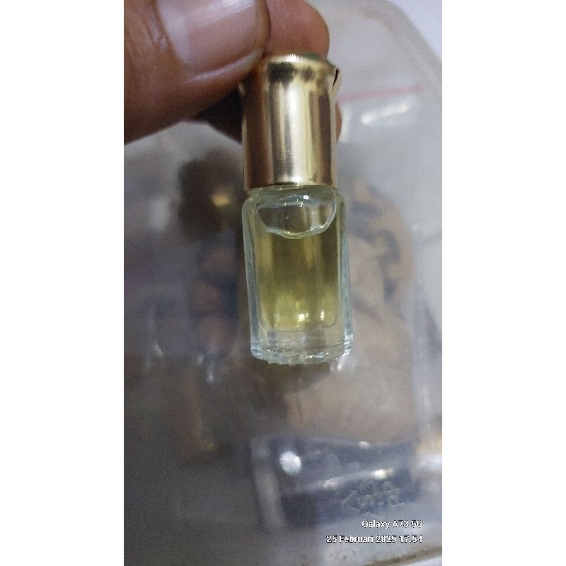 Minyak Cendana Asli murni Papua tanpa campuran