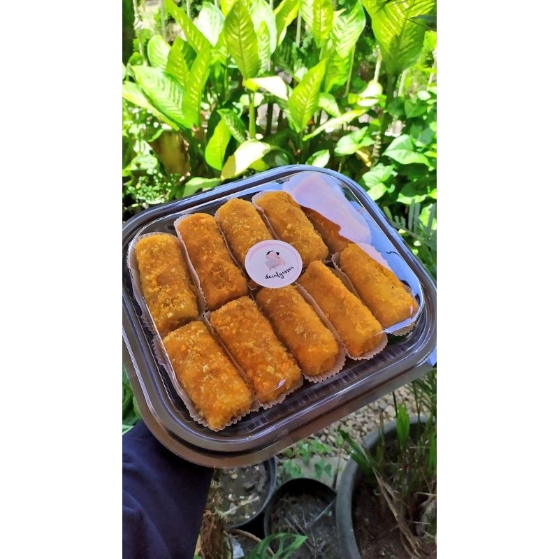 

RISOLES CREAMY RAGOUT (WORTEL, KENTANG, AYAM SUWIR, TELUR) - PENGIRIMAN INSTANT
