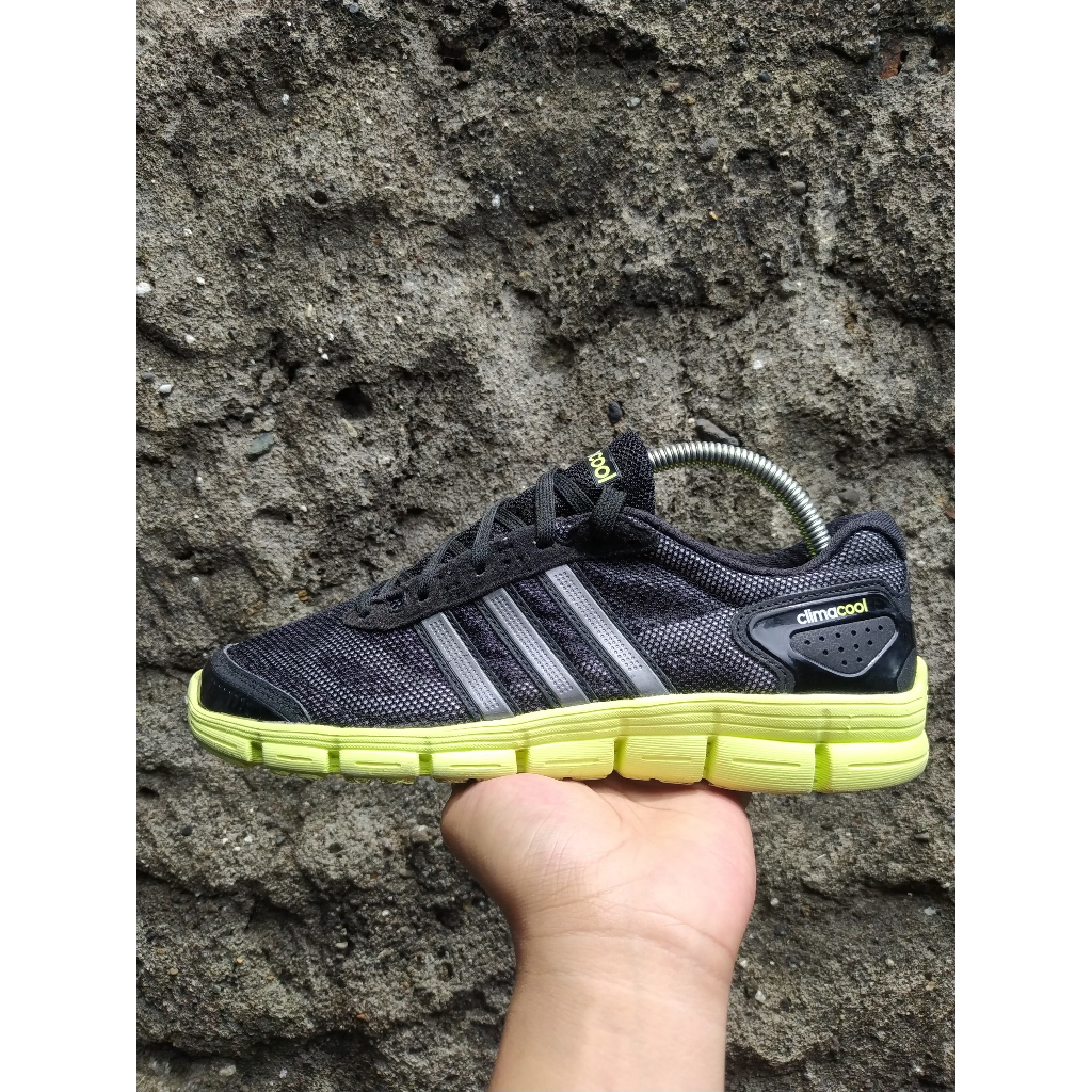 Sepatu Olahraga & Outdoor - Sepatu Thrift Murah - Kode 003