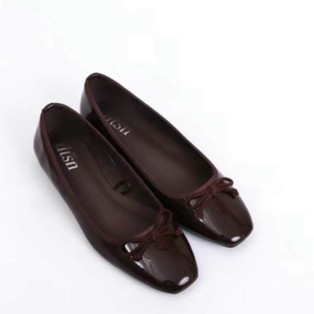 flat shoes preloved the little things she needs