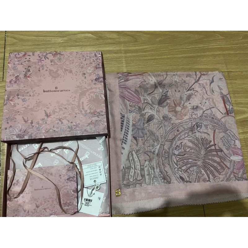 PRELOVED BUTTONSCARVES Dubai XL