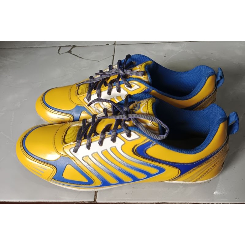 Sepatu futsal Speed