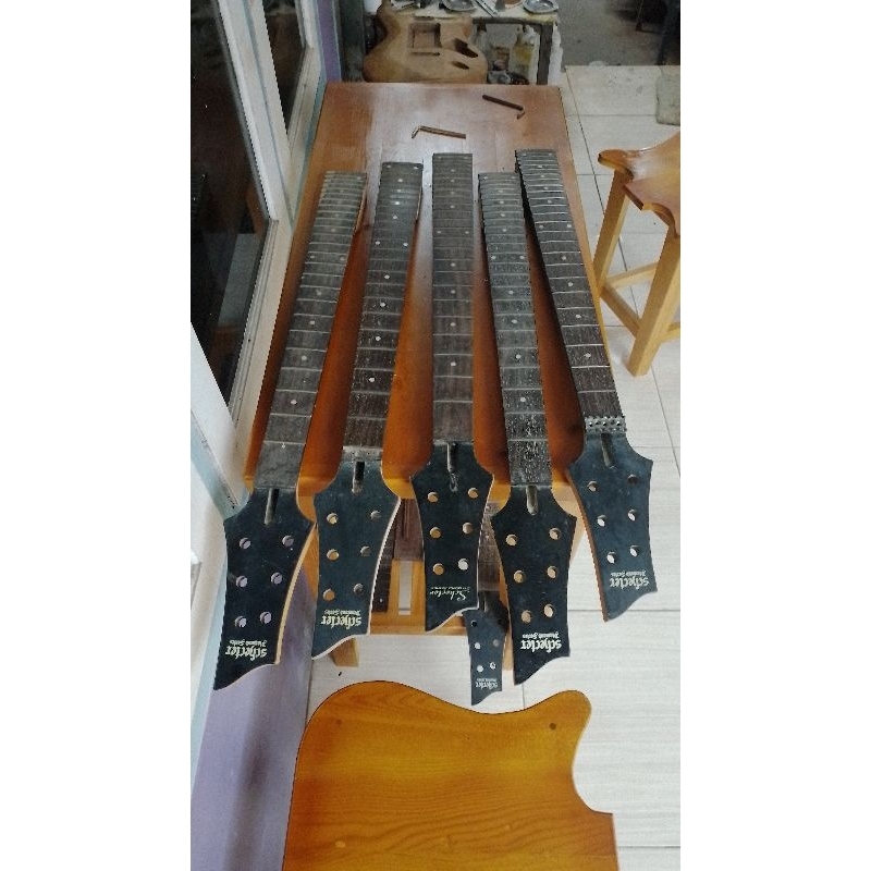 Neck Gitar Schecter