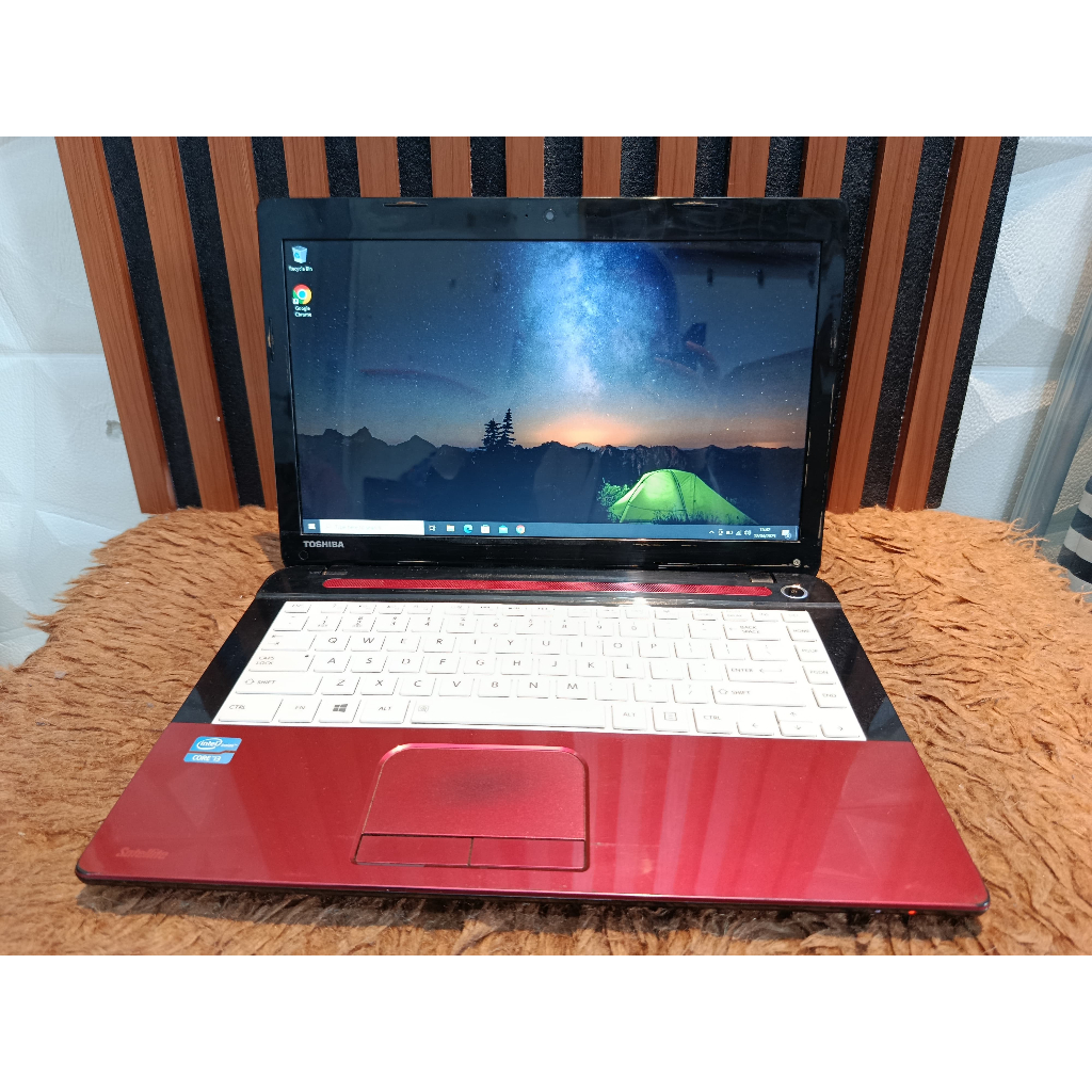 Laptop Toshiba Satelite C40-A Windows 10 pro 64bit  Processor Intel core i3- 2348m 2.3ghz Ram 4gb Pe