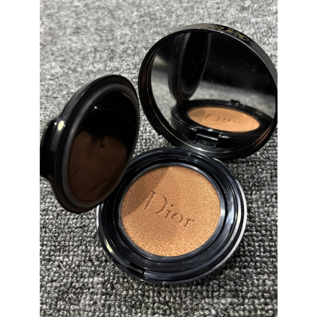 Preloved - DIOR cushion foundation 2N Neutral Original Authentic