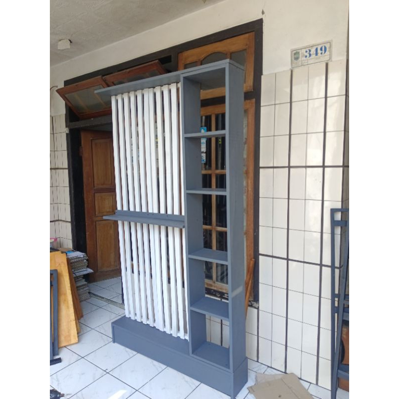 Sekat Ruangan | Pembatas Ruangan Bahan Kayu