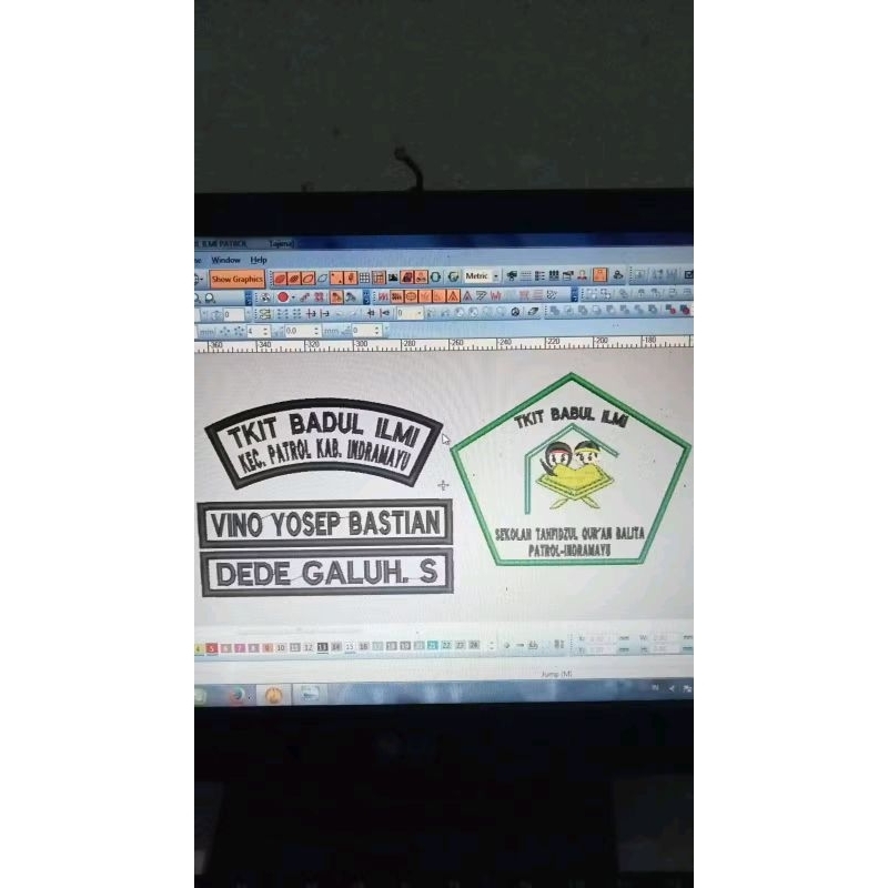 Atribut sekolah sd/smp/sma