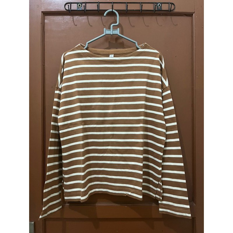 preloved kaos uniqlo (size s)