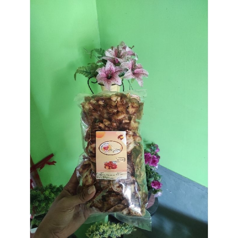 

keripek singkong ubi kayu pedas balado pedas daun jeruk pedas manis
