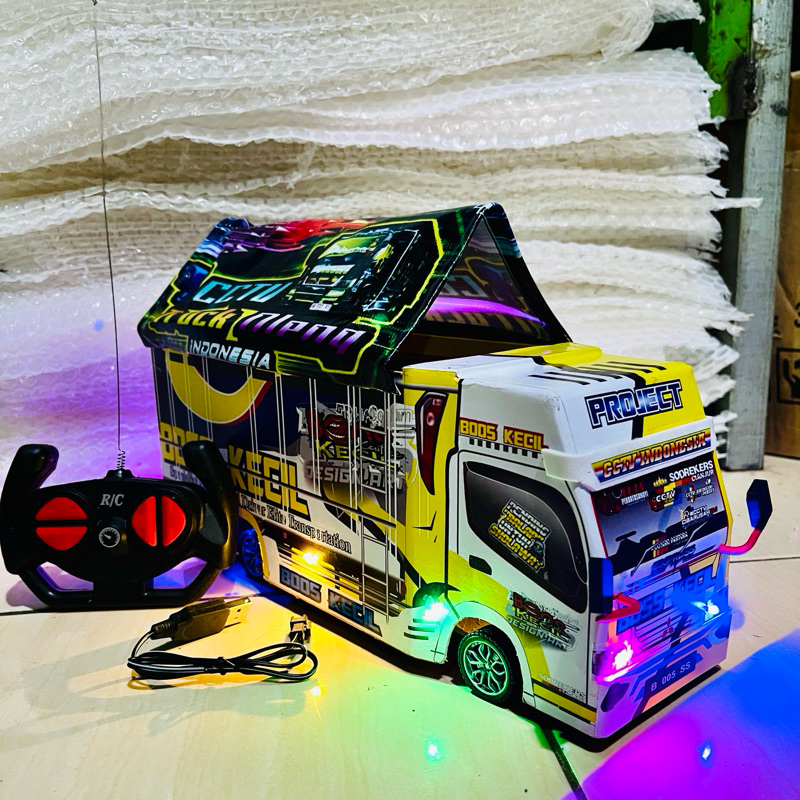 Miniatur Truk Oleng Remot Control  Batrai Cas,Mainan Truk Oleng Full Asesoris Lampu Terpal Panjang 3