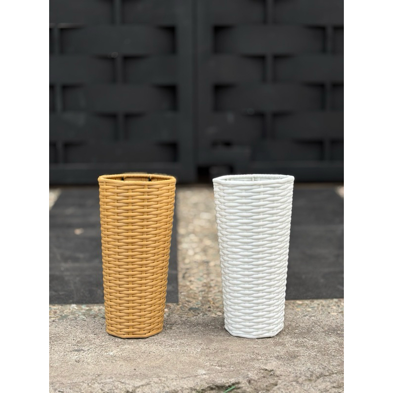 Vas rotan sintetis // Vas bunga hias