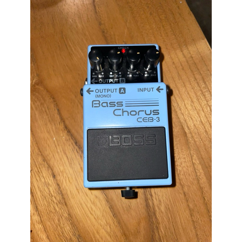 Pedal Efek Bass Chorus