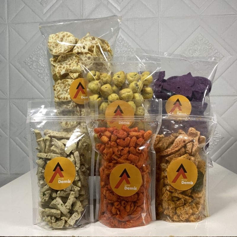 

Basreng pedas & basreng gurih, Makaroni, Kue Sus, Kripik Ubi Ungu, Kripik Tempe tanpa tepung. Tersedia ukuran 50gr, 100gr, 250gr, 500gr. pedas gurih manis bikin nagih