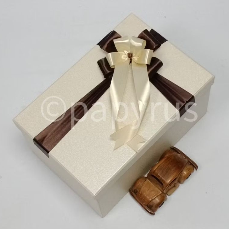 

PAPYRUS 20x30 Tinggi 15cm Kotak Kado Gift Box Hadiah V3