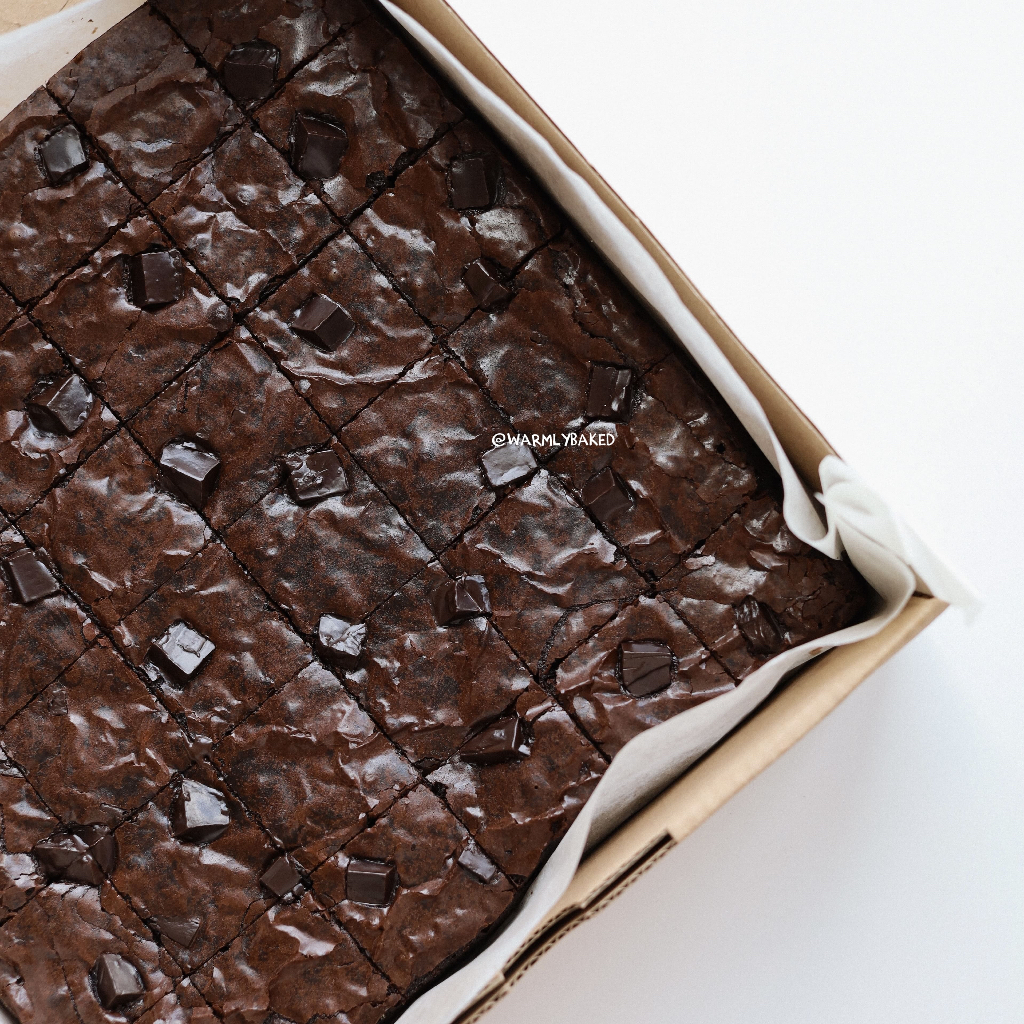 

warmly baked | fudgy brownie (full butter & premium ingredients)