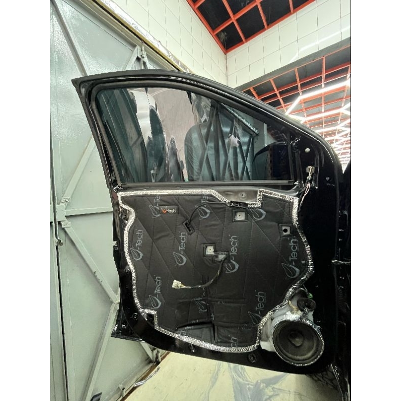 Ford Everest peredam 4 pintu samping