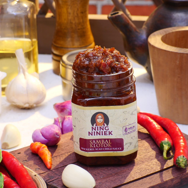 

SAMBAL KLOTOK / SAMBAL IKAN ASIN BASAH - PEDAS NING NINIEK
